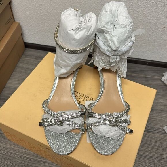 Badgley Mischka Lena Knotted Mid Heel - Picture 4 of 7